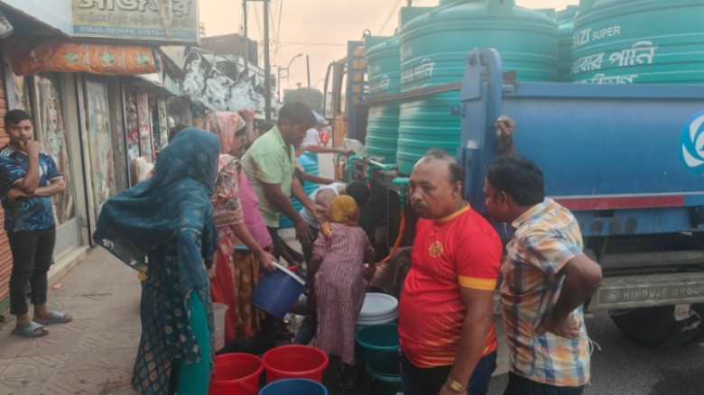 নবীগঞ্জে ৩০ ঘণ্টার বেশি পানির সংকট, দুর্ভোগে ওয়ার্ডবাসী